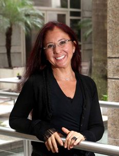 Viviane Elias Moreira
