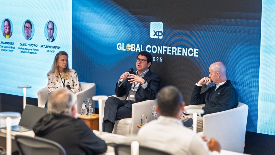 Da esquerda para a direita: Ana Madeira, do Morgan Stanley; Daniel Popovich, da Templeton Investments; e Artur Wichmann, da XP. | Créditos: Divulgação
